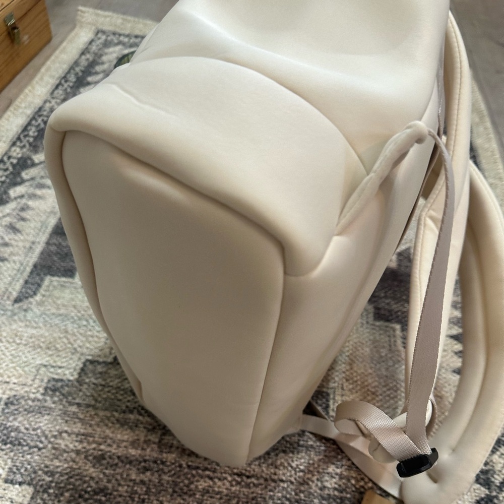 New Large Tote Backpack Travel Bag Faux Neoprene Cream All in Motion New Large - Picture 13 of 15